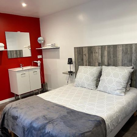 Bed and Breakfast Aux Charmes 1 Isques Экстерьер фото