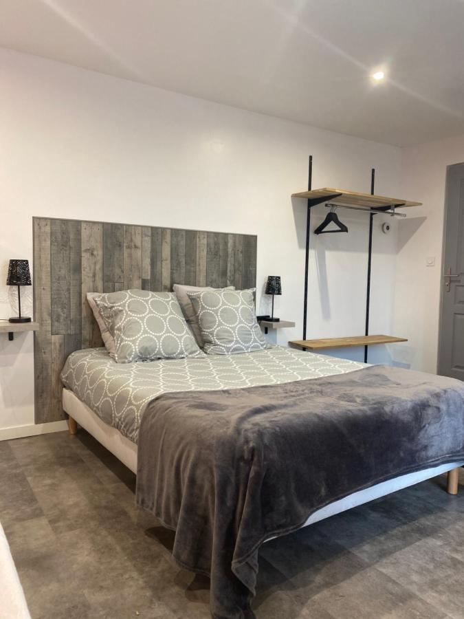 Bed and Breakfast Aux Charmes 1 Isques Экстерьер фото