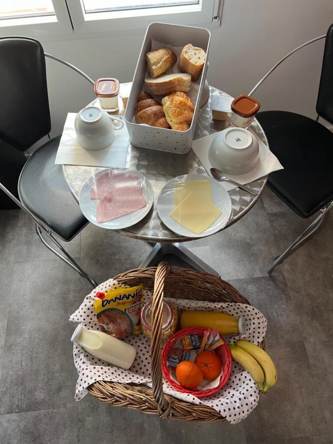 Bed and Breakfast Aux Charmes 1 Isques Экстерьер фото