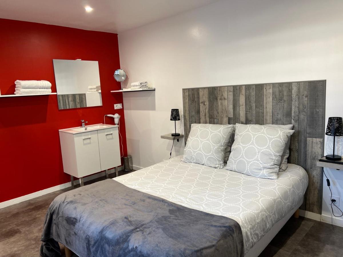 Bed and Breakfast Aux Charmes 1 Isques Экстерьер фото