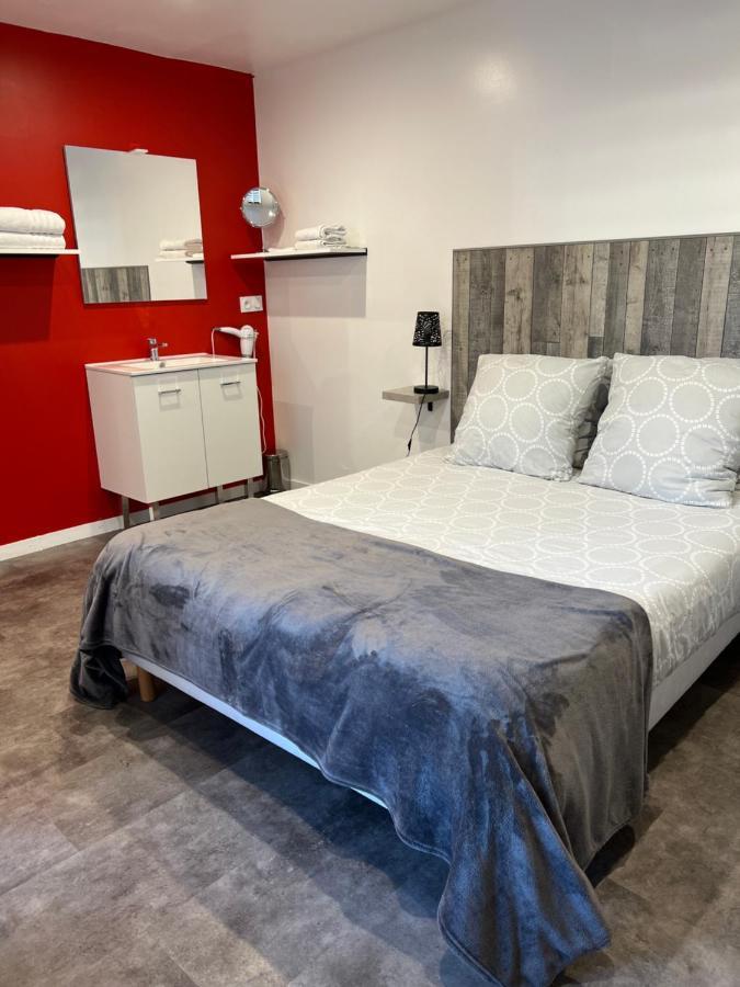 Bed and Breakfast Aux Charmes 1 Isques Экстерьер фото