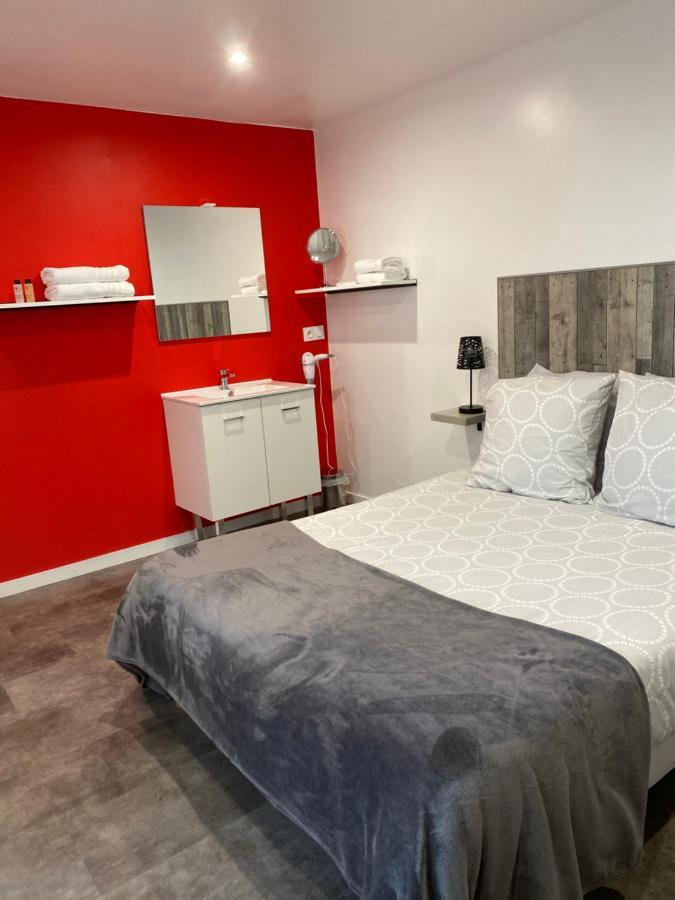 Bed and Breakfast Aux Charmes 1 Isques Экстерьер фото